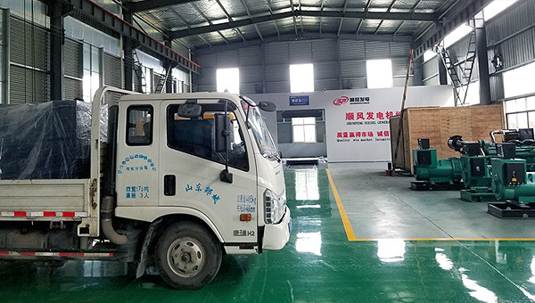 200KW上柴股份发电机组发货到江苏盐城
