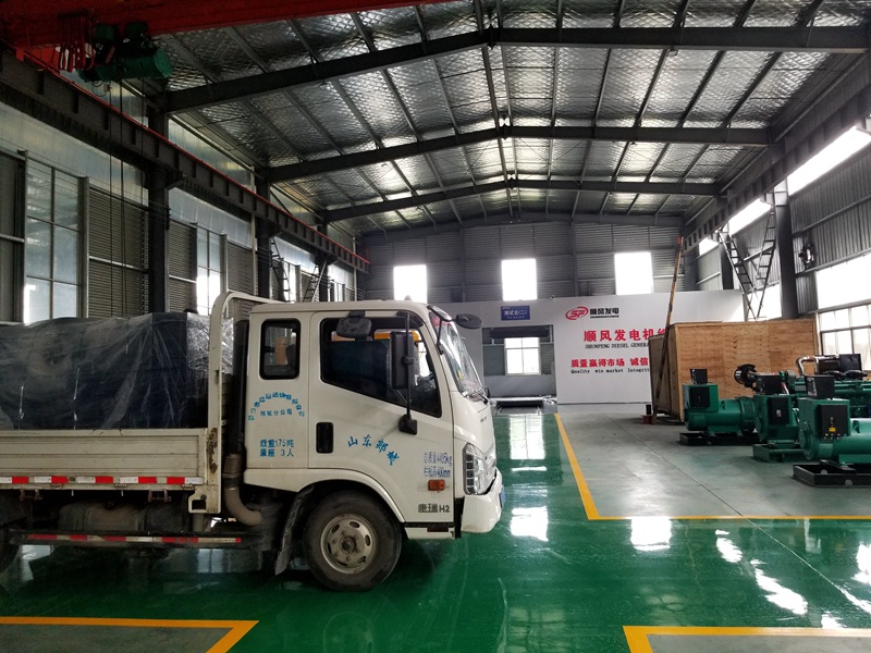 200KW上柴股份发电机组发货到江苏盐城